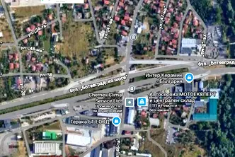 Парцел в София, Враждебна