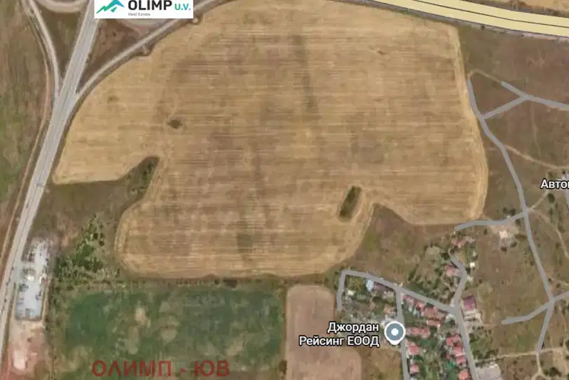 Парцел в София, Враждебна