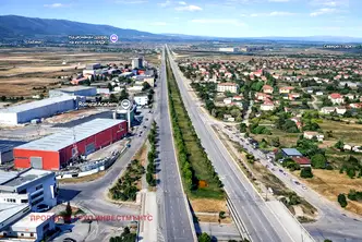 Парцел в София, Враждебна
