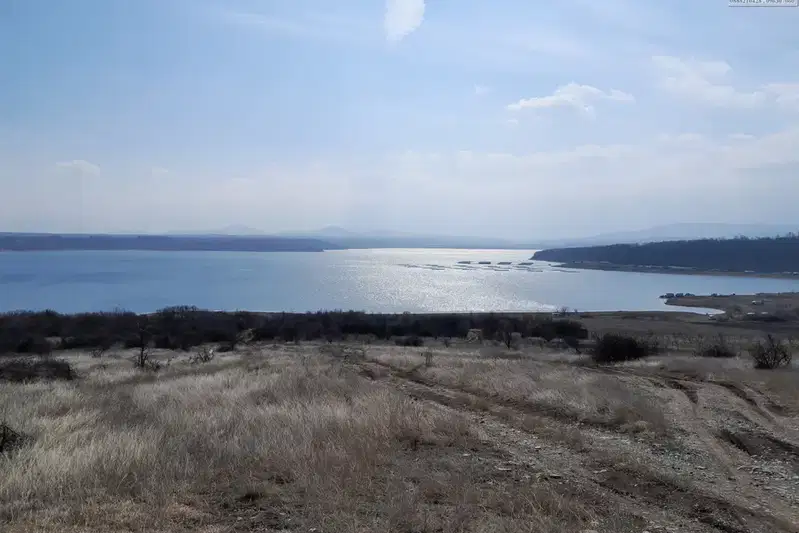 Plot in Montana, Zapad