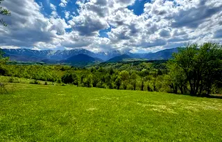 Парцел в Ловеч, Априлци