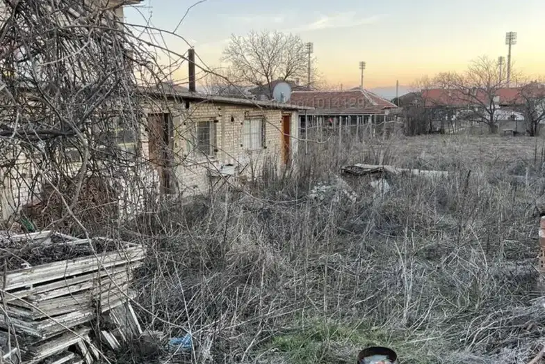 Парцел в Пловдив, Съединение