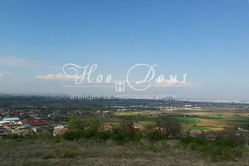 Plot in Plovdiv, Pyrvenec