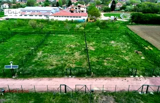 Парцел в София, Елин Пелин