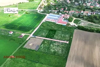 Парцел в София, Елин Пелин