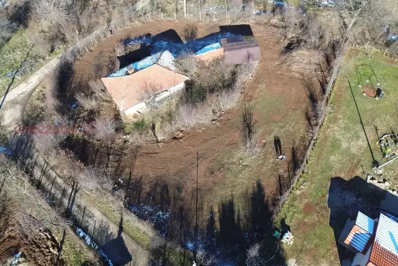 Plot in Sofia, Pravec