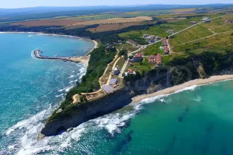 Парцел във Варна, Бяла