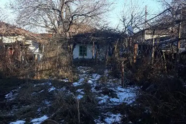 Парцел във Велико Търново, Дебелец