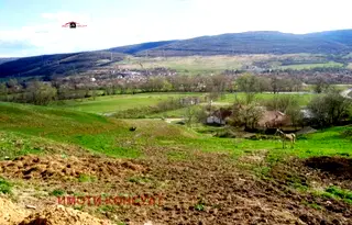 Парцел във Велико Търново, с. Леденик
