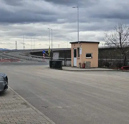 Снимка 4 — Промишлена сграда в с. Мрамор