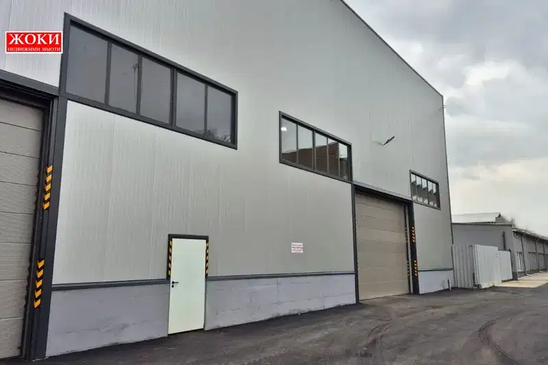 Industrial Building in Pernik, Moshino