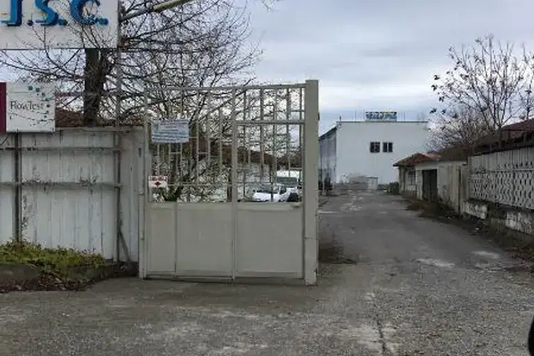 Industrial Building in Tyrgovishte, Promishlena Zona