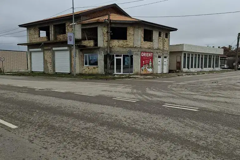 Промишлена сграда в Добрич, Каварна