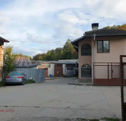 Снимка 2 — Промишлена сграда в Ловеч, Троян
