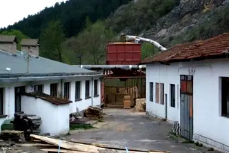 Промишлена сграда в Ловеч, с. Лесидрен