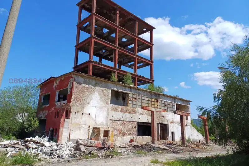 Промишлена сграда в Пазарджик, Велин