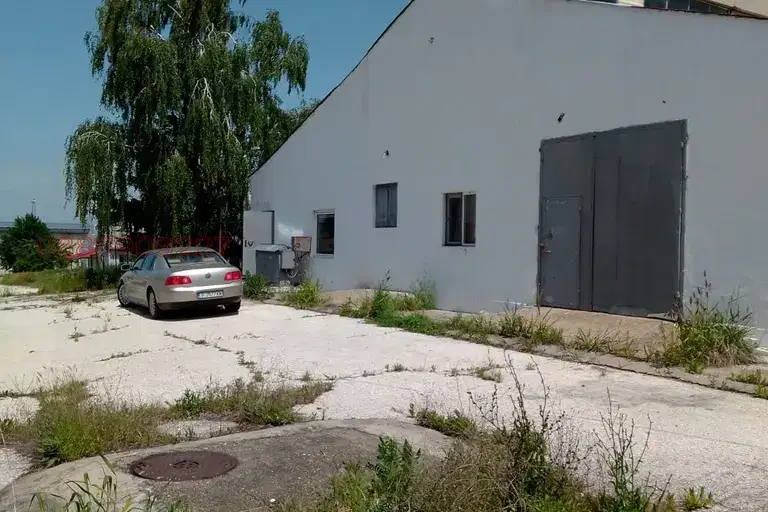 Промишлена сграда в Русе, Сливо поле
