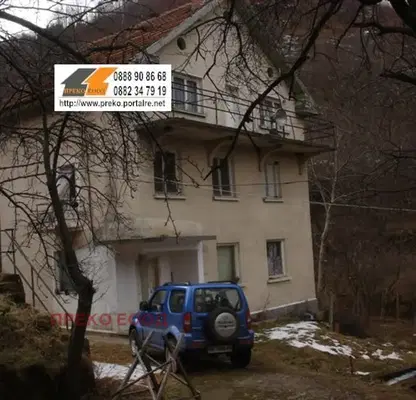 Снимка 2 — Промишлена сграда във Враца, с. Оселна