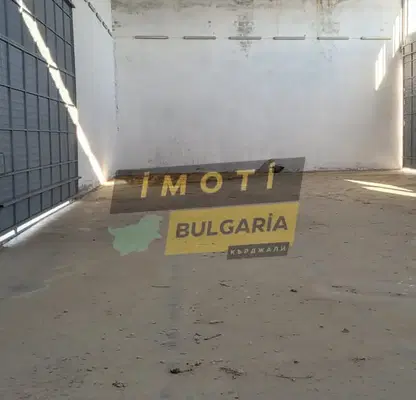 Photo 3 — Warehouse in Oblast Kyrdjali, с. Черноочене