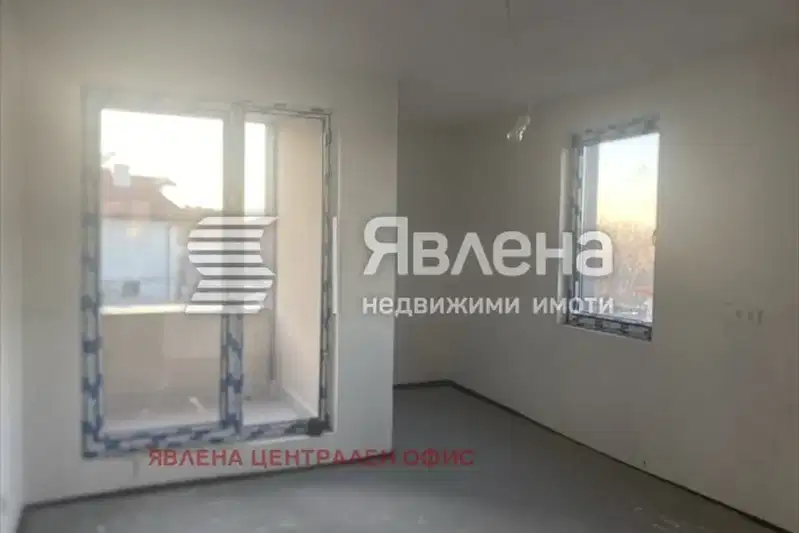 Тристаен апартамент в с. Лозен