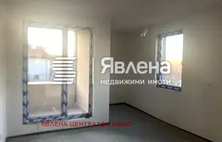 Тристаен апартамент в с. Лозен