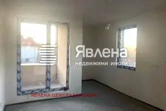 Тристаен апартамент в с. Лозен