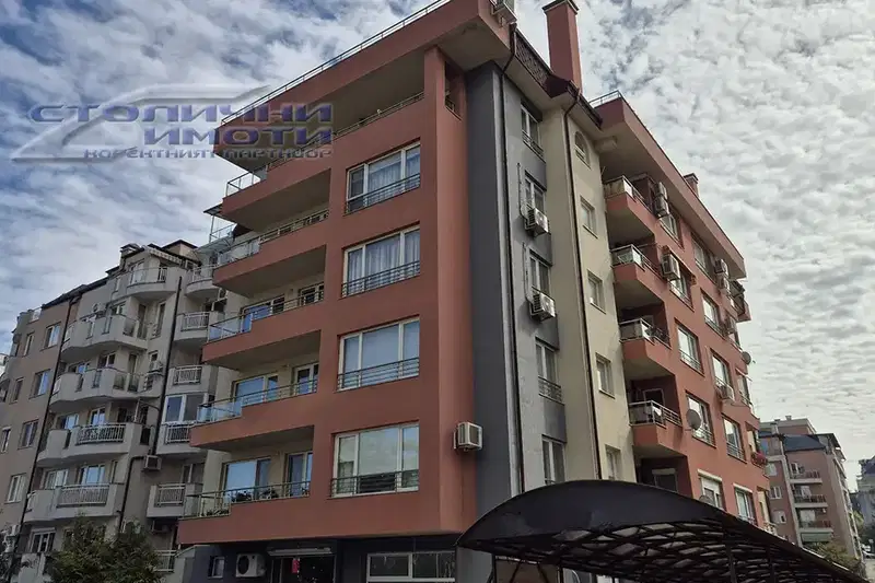 Тристаен апартамент в Студентски