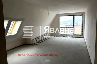 Тристаен апартамент в с. Лозен