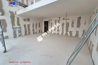 Тристаен апартамент в к.к. Златни пясъци