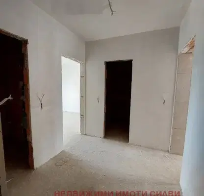 Снимка 3 — Тристаен апартамент в Шумен, 5-ти полк