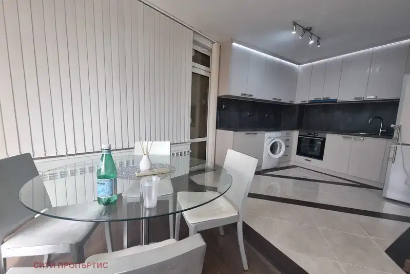 3-bedroom apartment in Благоев, Ален мак