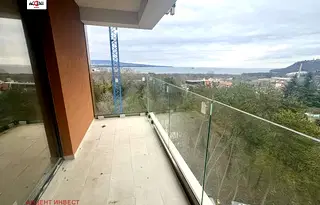 Тристаен апартамент с морска панорама в Аспарухово, Варна