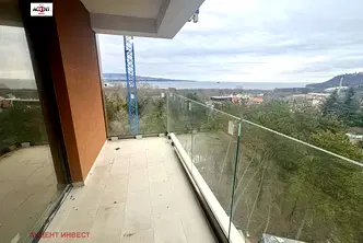 Тристаен апартамент с морска панорама в Аспарухово, Варна