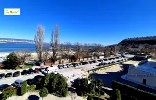 Обзаведен 3-стаен апартамент с морска панорама в Аспарухово, Варна
