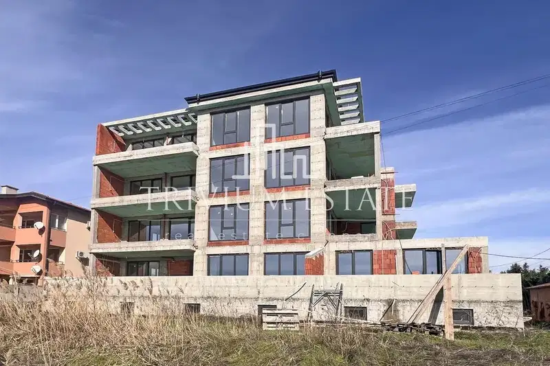 3-bedroom apartment in Plovdiv, Belomorski