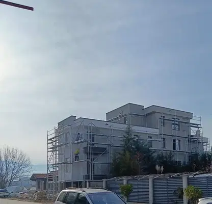 Снимка 2 — Просторен тристаен апартамент в нова сграда в Беломорски, Пловдив