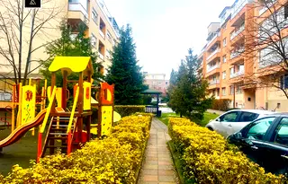 Тристаен южен апартамент с просторен хол в Борово, София