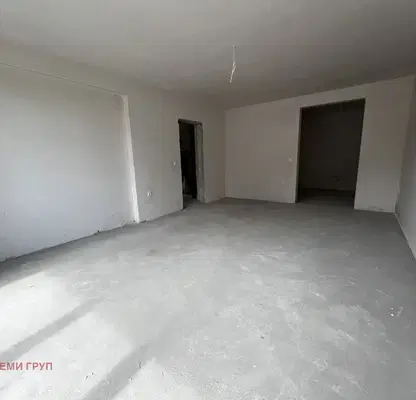 Снимка 2 — Тристаен апартамент с просторна дневна в Бриз, Варна