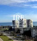Тристаен апартамент с три тераси в нова сграда в Бриз, Варна