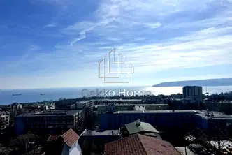 Тристаен апартамент с морска панорама в Бриз, Варна