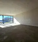 Тристаен апартамент във Варна, Бриз