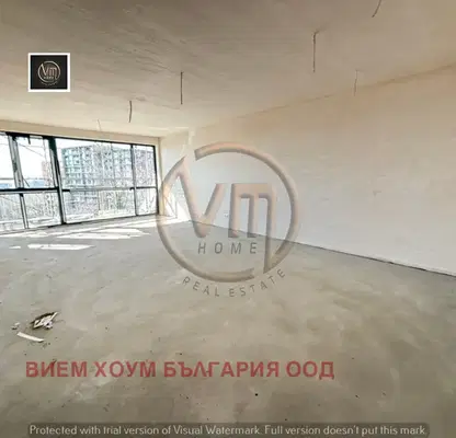 Снимка 2 — Просторен 3-стаен апартамент с морска панорама в Бриз, Варна
