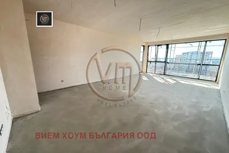 Просторен 3-стаен апартамент с морска панорама в Бриз, Варна