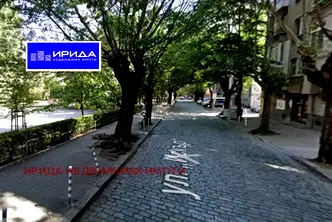 Просторен тристаен апартамент с качествен ремонт в Център, София