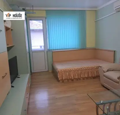Снимка 2 — Тристаен апартамент в Пазарджик, Център