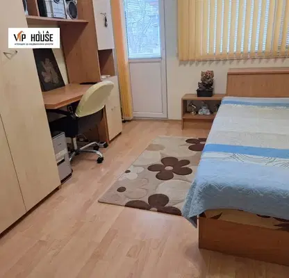 Снимка 5 — Тристаен апартамент в Пазарджик, Център