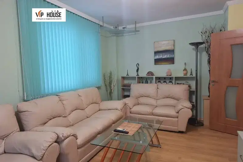 Тристаен апартамент в Пазарджик, Център