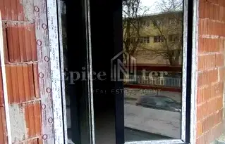 Тристаен апартамент в Перник, Център