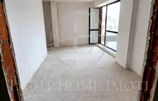 Тристаен апартамент с изложение изток в Центъра на Пловдив