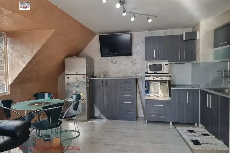 3-bedroom apartment in Plovdiv, Centyr